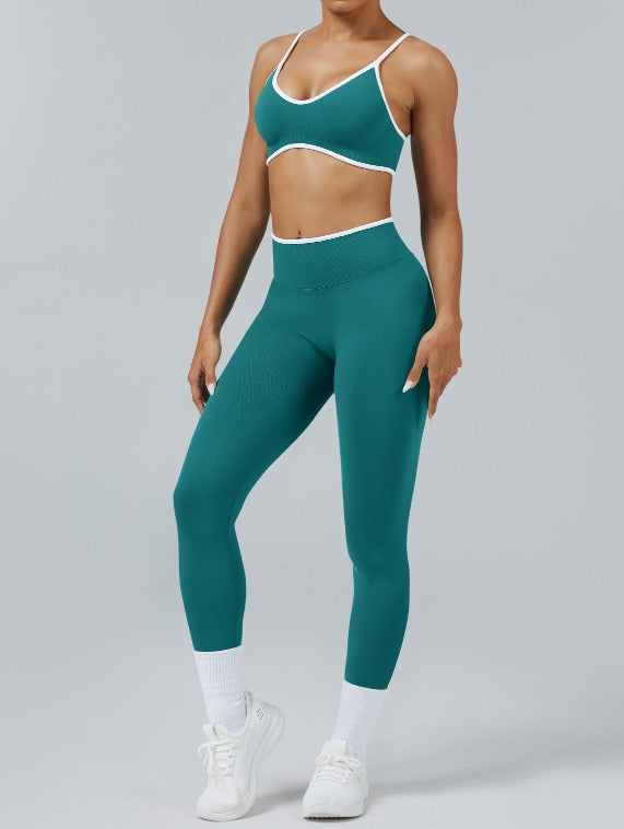 Shorts femininos sem costura Chikondi verde fitness com detalhes em branco
