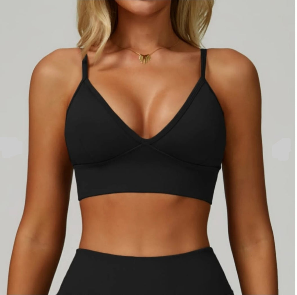 Black Seamless V - Sports Bra